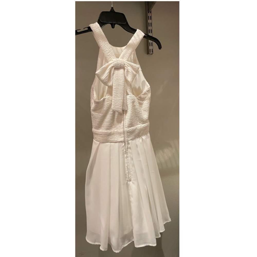Short White Dress with Gold Sparkles Size 0